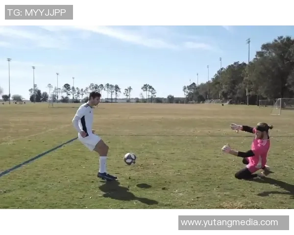 如何在短时间内提升足球技能追赶足球明星的秘诀与方法